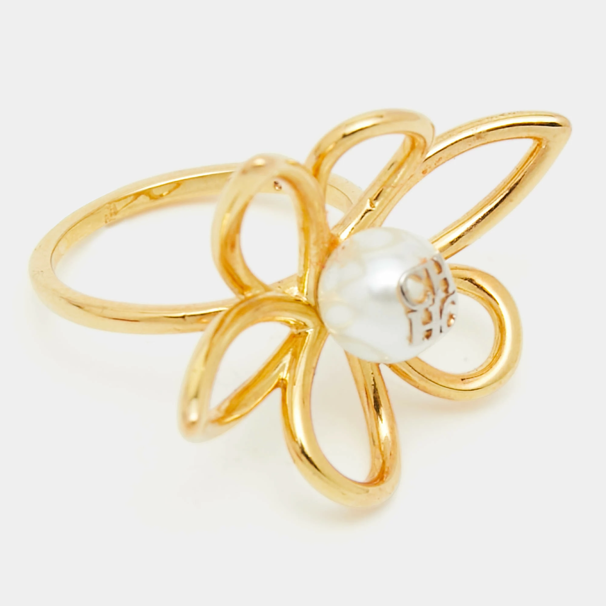 Carolina Herrera CH Floral Faux Pearl Gold Tone Cocktail Ring Size 57 Women