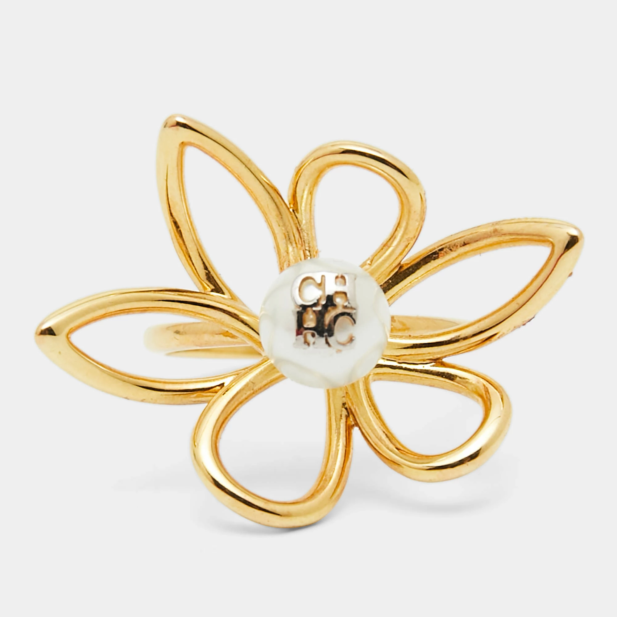 Carolina Herrera CH Floral Faux Pearl Gold Tone Cocktail Ring Size 57 Women