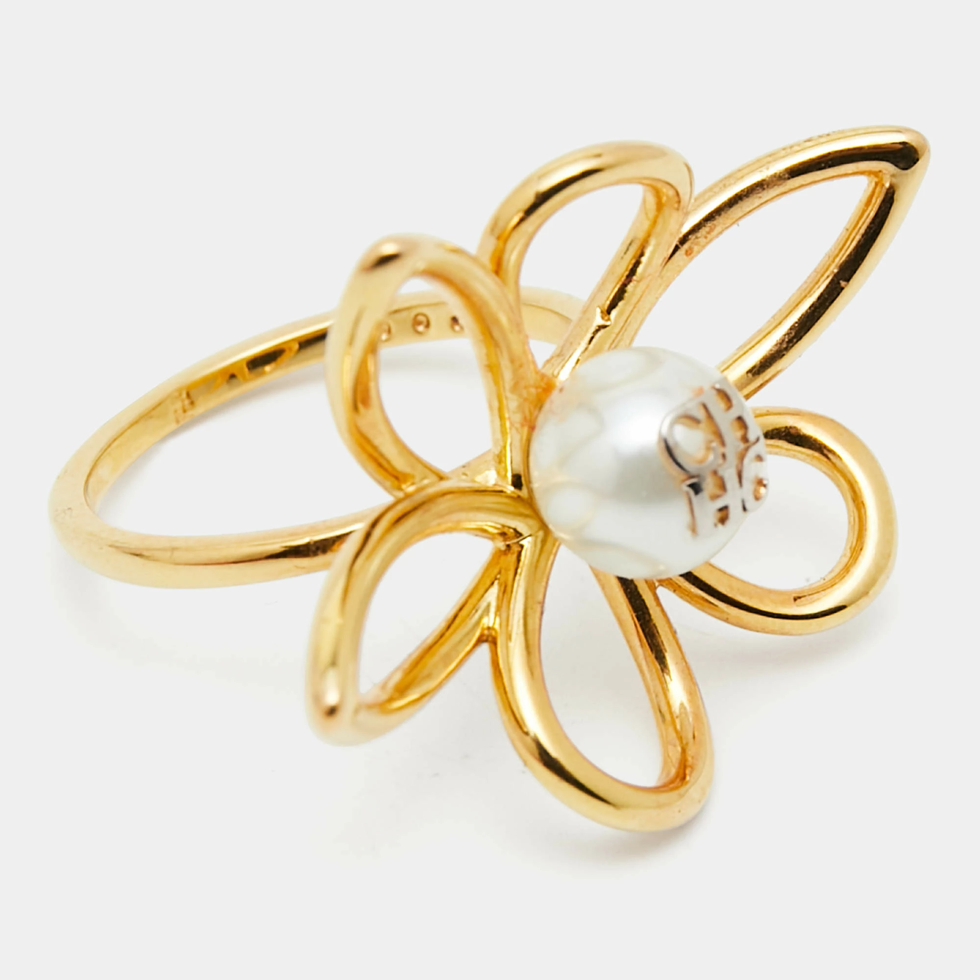 Carolina Herrera CH Floral Faux Pearl Gold Tone Cocktail Ring Size 57 Women