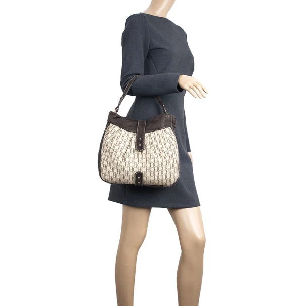 Carolina Herrera Monogram Bucket Bag Women - Beige 2 Carolina Herrera Monogram Bucket Bag Women - Beige - Image 2
