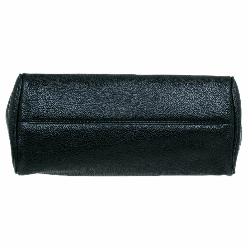 Carolina Herrera Black Leather Minueto Flap Bag Women