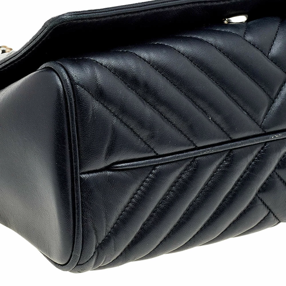 Carolina Herrera Black Quilted Leather Flap Chain Shoulder Bag Women