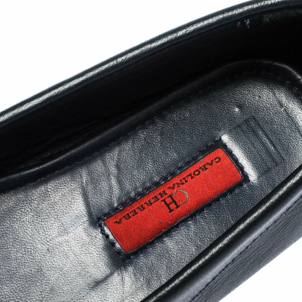 Carolina Herrera Navy Blue Leather Logo Chain Loafers Size 39 Women