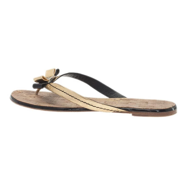 Carolina Herrera Gold Leather Thong Sandals Size 40 Women
