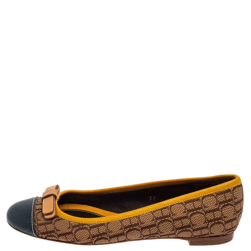Carolina Herrera Beige/Yellow Monogram Canvas And Leather Cap Toe Bow Ballet Flats Size 37 Women