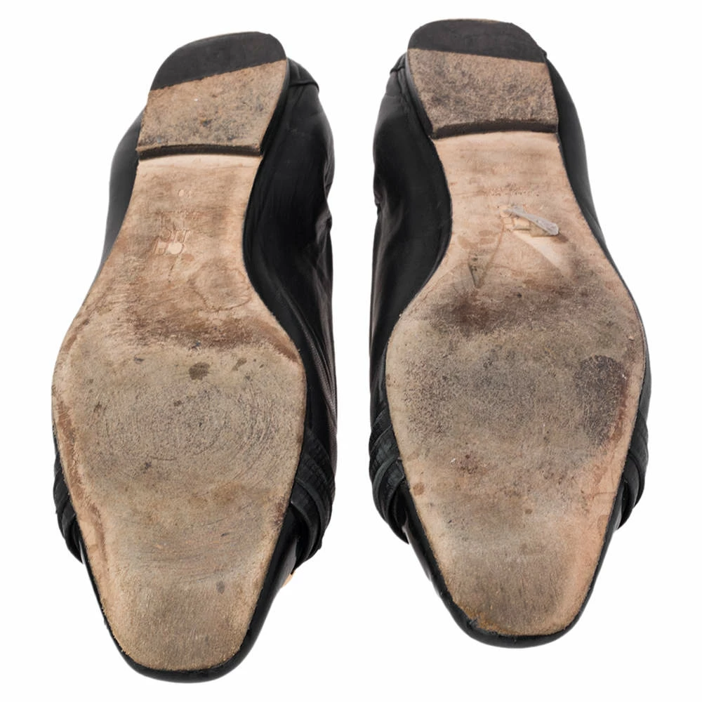 Carolina Herrera Black Leather Cut Out Initials Scrunch Ballet Flats Size 40 Women